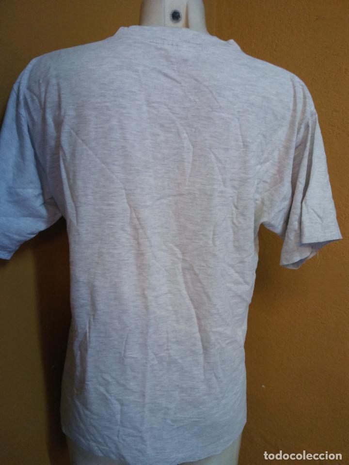 Vintage: CAMISA B&Aacute;SICA DE MUJER. TALLA XL. - Foto 2