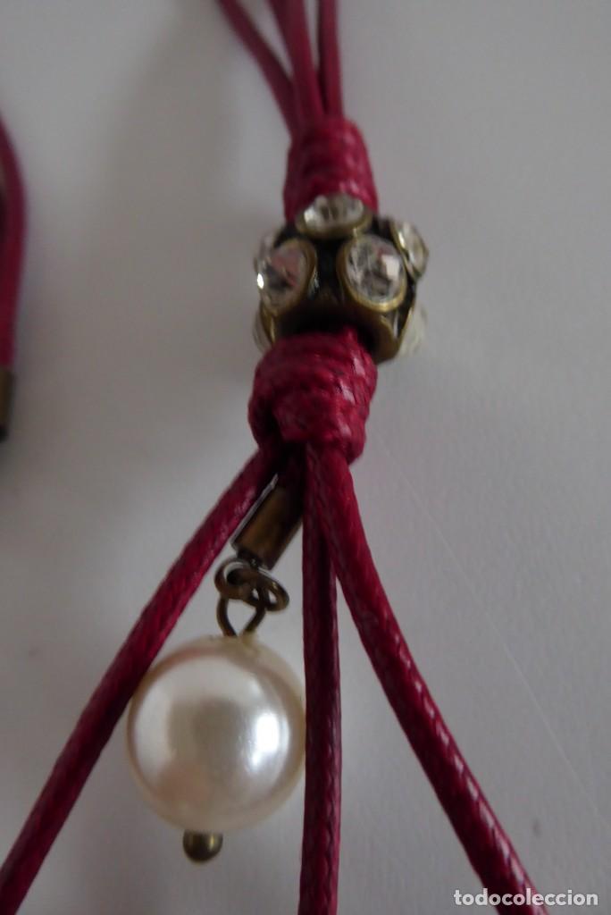 Vintage: CORD&Oacute;N GRANATE LARGO CON PERLAS Y PIEDRAS - Foto 3