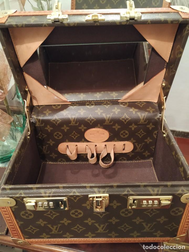 Vintage: Neceser r&iacute;gido TIPO Louis Vuitton. - Foto 3