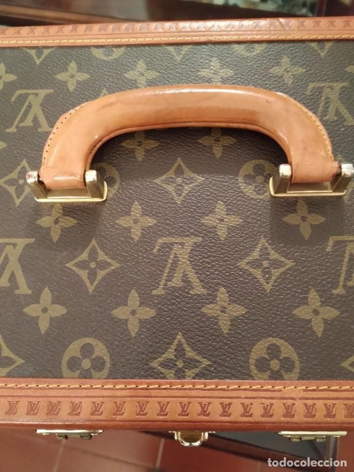 Vintage: Neceser r&iacute;gido TIPO Louis Vuitton. - Foto 6