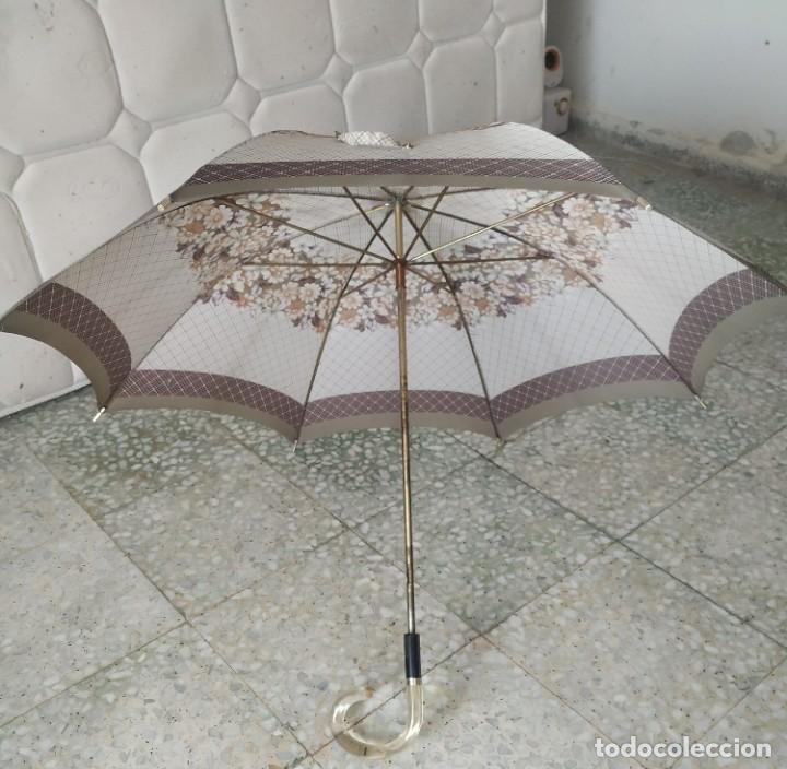 prometedor Observatorio Eh paraguas vintage. tela y varillas en buen estad - Compra venta en  todocoleccion