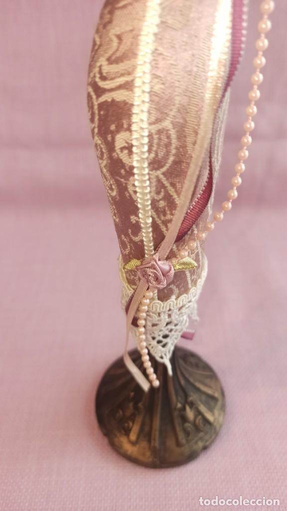 Vintage: MANIQU&Iacute; CUELGA COLLARES. NUEVO - Foto 4