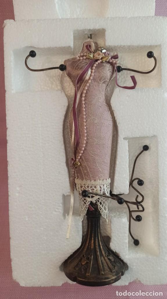 Vintage: MANIQU&Iacute; CUELGA COLLARES. NUEVO - Foto 6