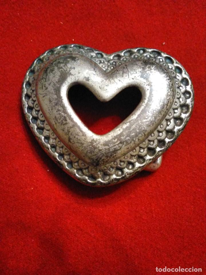 Vintage: HEBILLA VINTAGE CORAZ&Oacute;N HYPPI - Foto 1