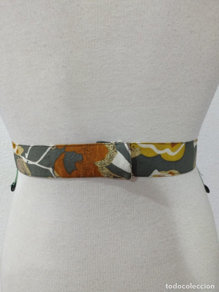 Vintage: Cintur&oacute;n verde estampado con abalorios. - Foto 4