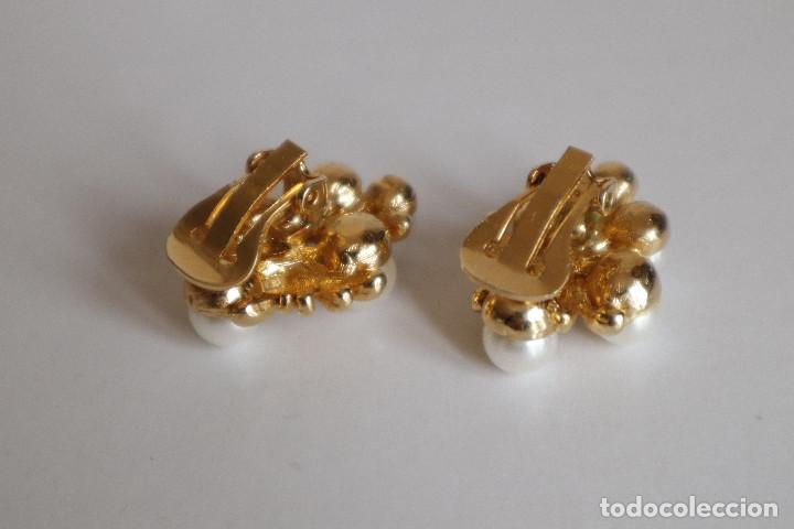 Vintage: Pendientes de pinza dorados y perlas. A&ntilde;os 80