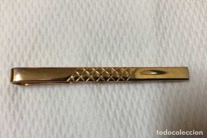 Vintage: AGUJA DE CORBATA EN METAL DORADO - Foto 2
