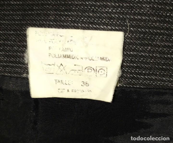 Vintage: Falda grisacea desplegable con boton formal Talla M - Foto 3