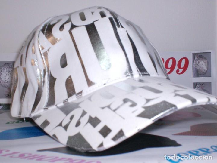 Vintage: GORRA FASHION DISE&Ntilde;O LETRAS PLATA 6 PANELES 100% ACRILICA REGULABLE ATRAS..BONITA