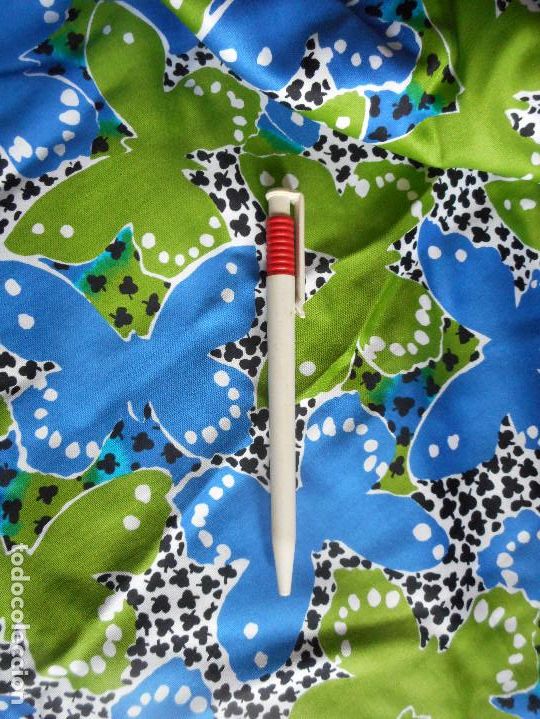 Vintage: PIEZA DE TELA DE ALGOD&Oacute;N DE LOS A&Ntilde;OS 60 CON ESTAMPADO DE MARIPOSAS - 3 METROS X 145 CM.