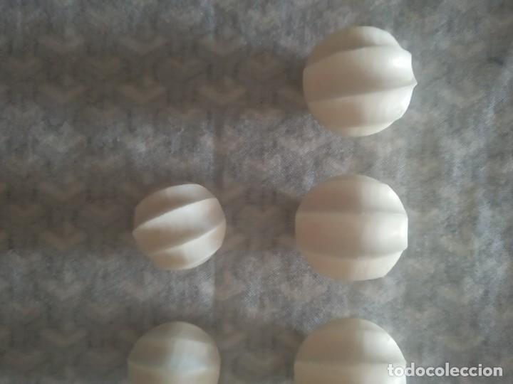 Vintage: BOTON BLANCO SESENTERO - Foto 2
