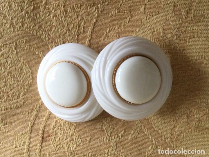 Vintage: PENDIENTES VINTAGE A&Ntilde;OS 80, BLANCOS - Foto 1