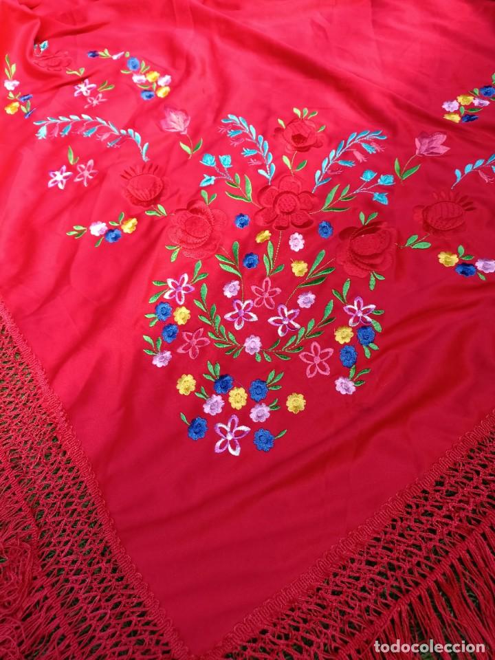 Vintage: Mantilla con preciosos bordados - Foto 2
