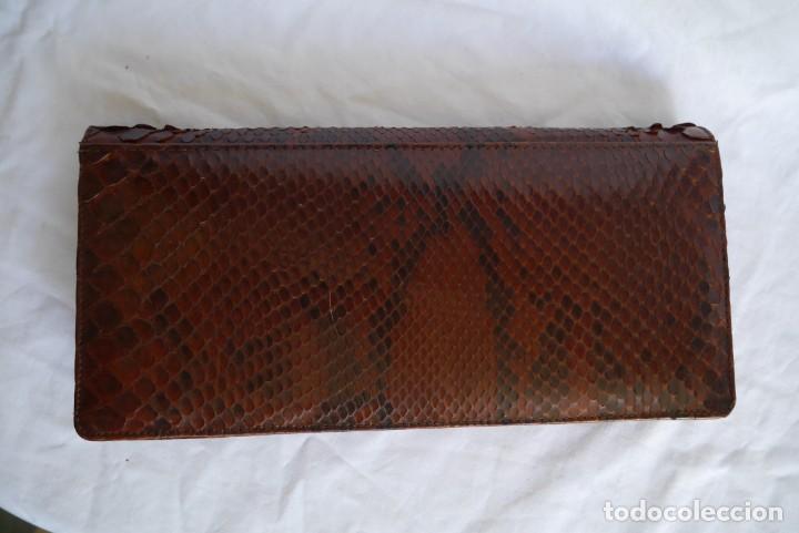 Vintage: Bolso fabricado en piel de serpiente - Foto 2