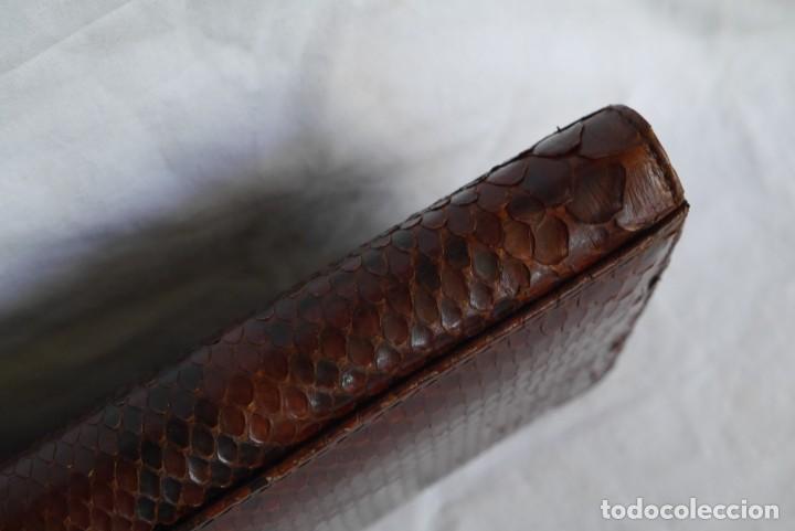 Vintage: Bolso fabricado en piel de serpiente - Foto 5
