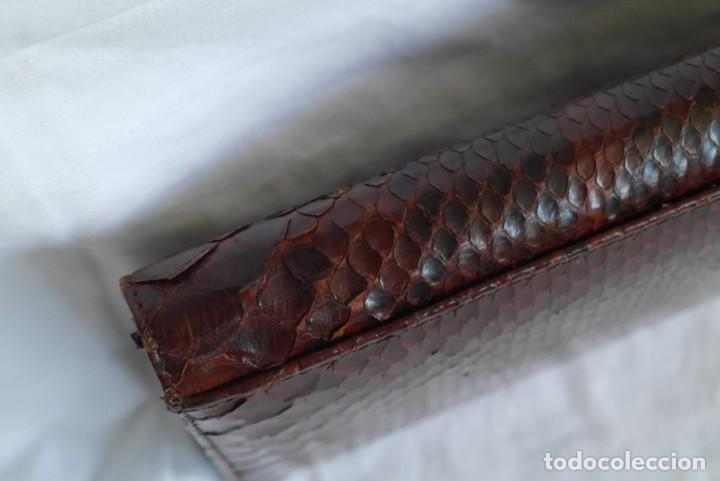 Vintage: Bolso fabricado en piel de serpiente - Foto 6