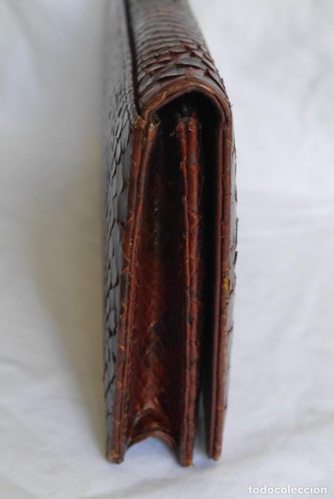 Vintage: Bolso fabricado en piel de serpiente - Foto 7