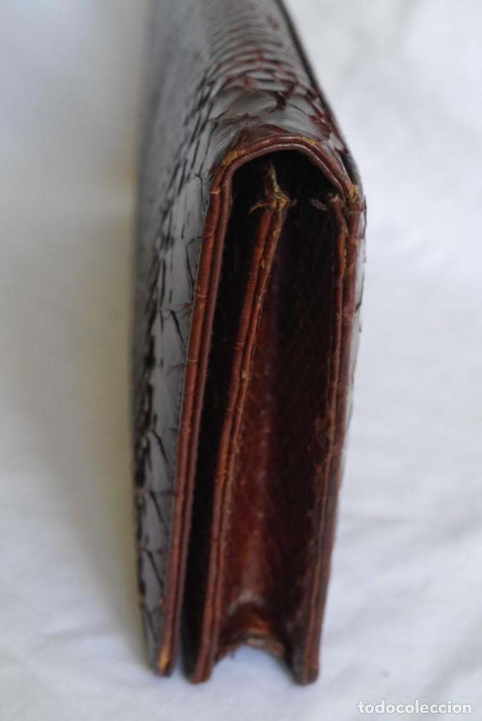Vintage: Bolso fabricado en piel de serpiente - Foto 8