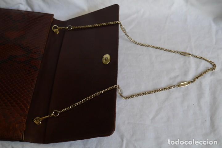 Vintage: Bolso fabricado en piel de serpiente - Foto 9