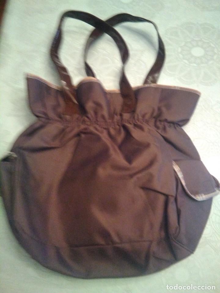 Vintage: Bolso de Mano en Tela.tipo Impermeable. - Foto 2
