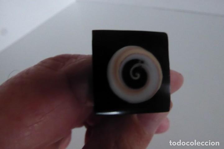 Vintage: ANILLO VINTAGE DE MADERA Y PASTA - Foto 1