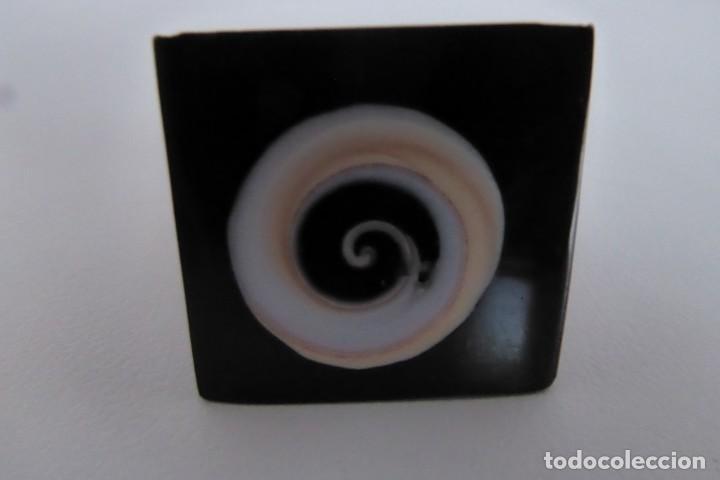 Vintage: ANILLO VINTAGE DE MADERA Y PASTA - Foto 2