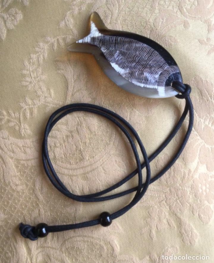 Vintage: COLLAR ETNICO DE CUERO CON PEZ DE ASTA - Foto 2