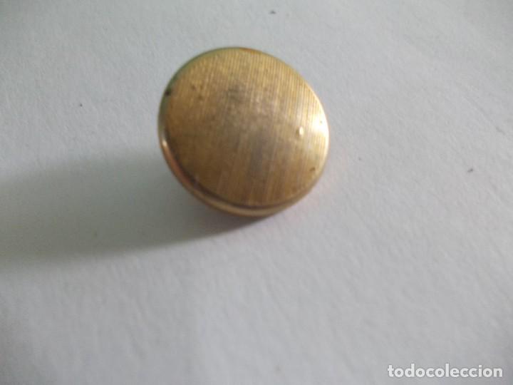 Vintage: Bot&oacute;n redondo dorado con rayas finas - Foto 2