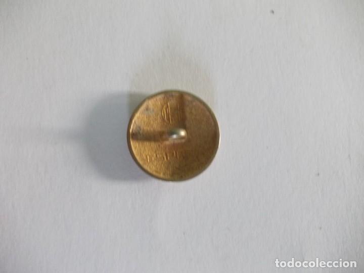 Vintage: Bot&oacute;n redondo dorado con rayas finas - Foto 3
