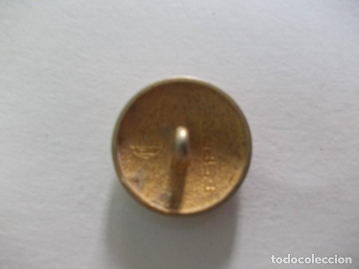 Vintage: Bot&oacute;n redondo dorado con rayas finas - Foto 4