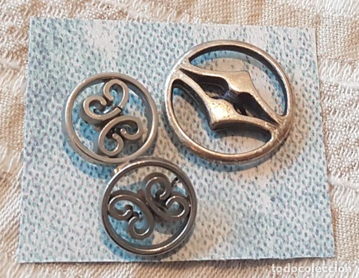 Vintage: Lote de 3 botones metal - Foto 1