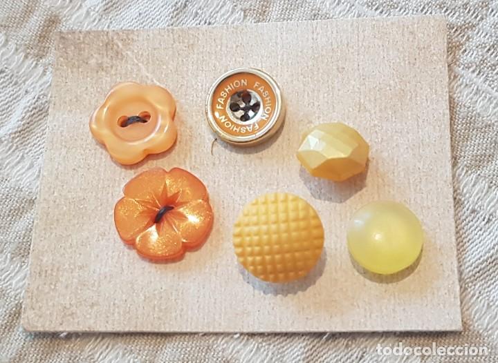 Vintage: Lote de 6 botones variados amarillos - Foto 1