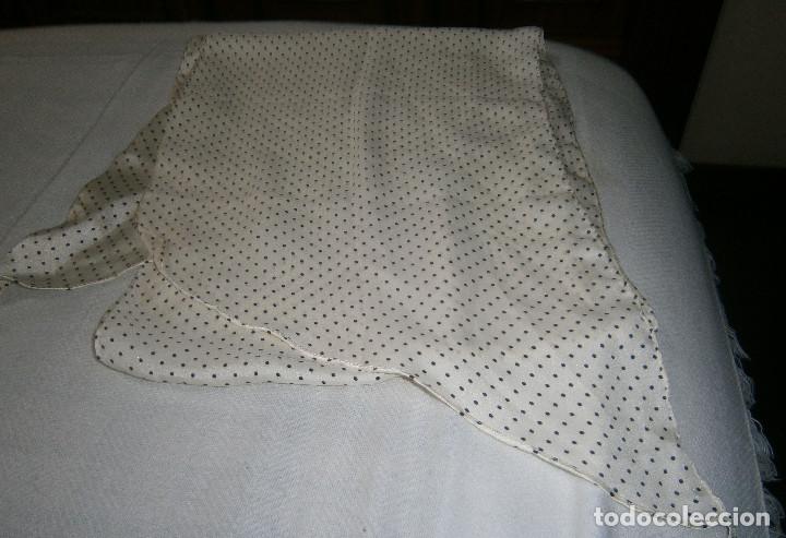 Vintage: pa&ntilde;uelo cuello semiseda largo acabado en puntas - Foto 1