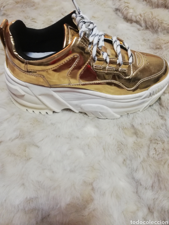 Vintage: Deportivas doradas con plataforma de Bershka - Foto 2