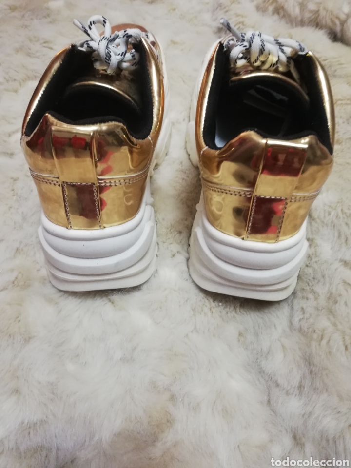 Vintage: Deportivas doradas con plataforma de Bershka - Foto 3