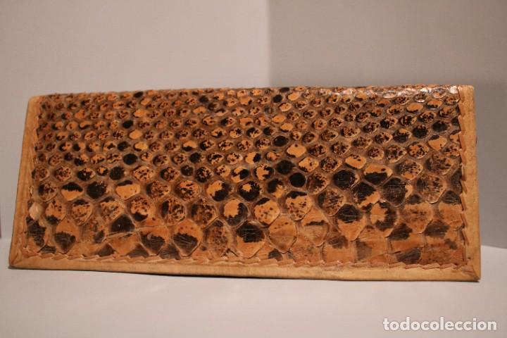 Vintage: BOLSO DE PIEL DE SERPIENTE CON INTERIOR EN CUERO. - Foto 1