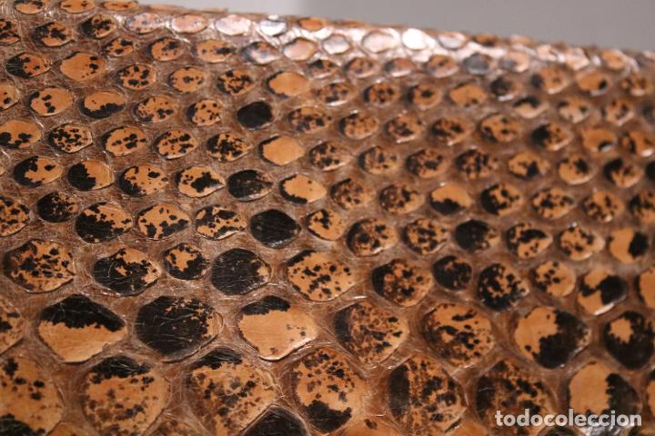 Vintage: BOLSO DE PIEL DE SERPIENTE CON INTERIOR EN CUERO. - Foto 3