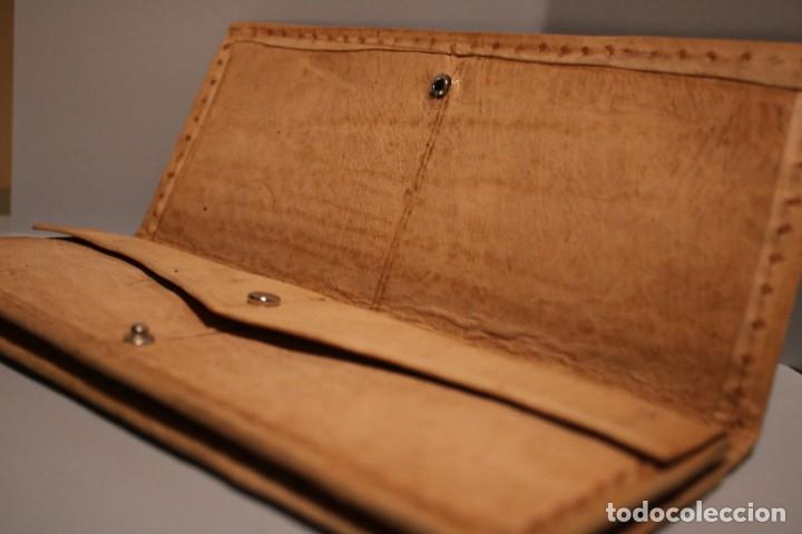 Vintage: BOLSO DE PIEL DE SERPIENTE CON INTERIOR EN CUERO. - Foto 7