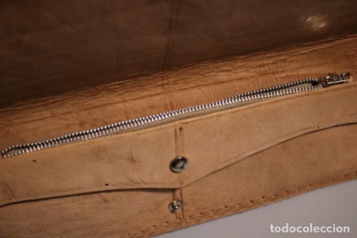 Vintage: BOLSO DE PIEL DE SERPIENTE CON INTERIOR EN CUERO. - Foto 9
