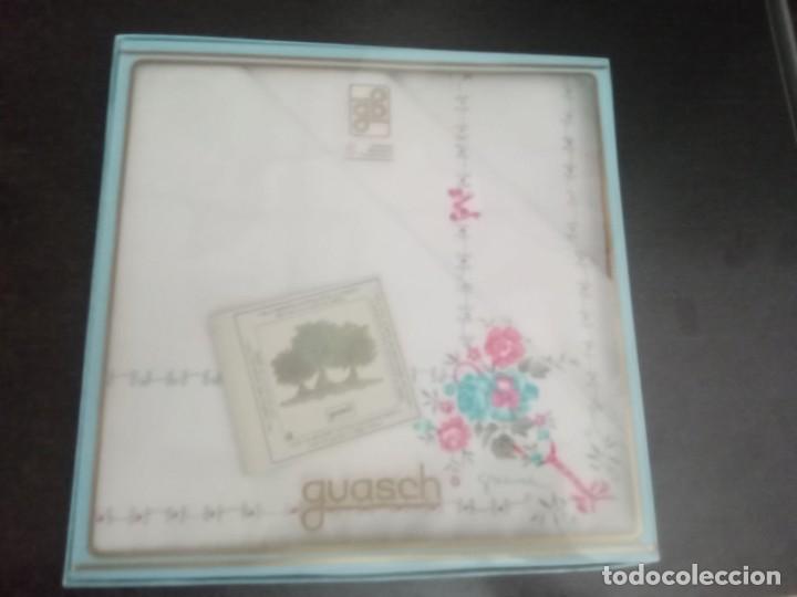 Vintage: Pa&ntilde;uelos Guasch.Elegant handkerchiefs - Foto 1