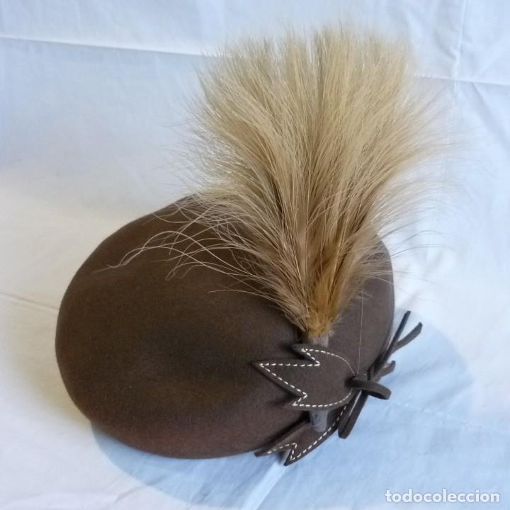 Vintage: Sombrero de se&ntilde;ora con pluma - Foto 1