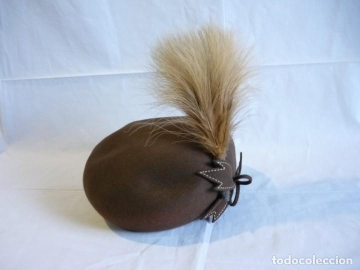 Vintage: Sombrero de se&ntilde;ora con pluma - Foto 2