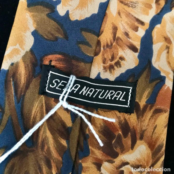 Vintage: Corbata de seda con flores en tonos ocres y azul - Foto 2