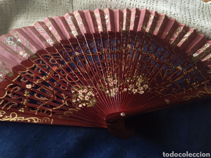 Vintage: Abanico de madera pintado a mano - Foto 1