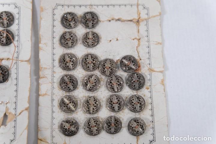 Vintage: Lote de botones en color plateado - Foto 4