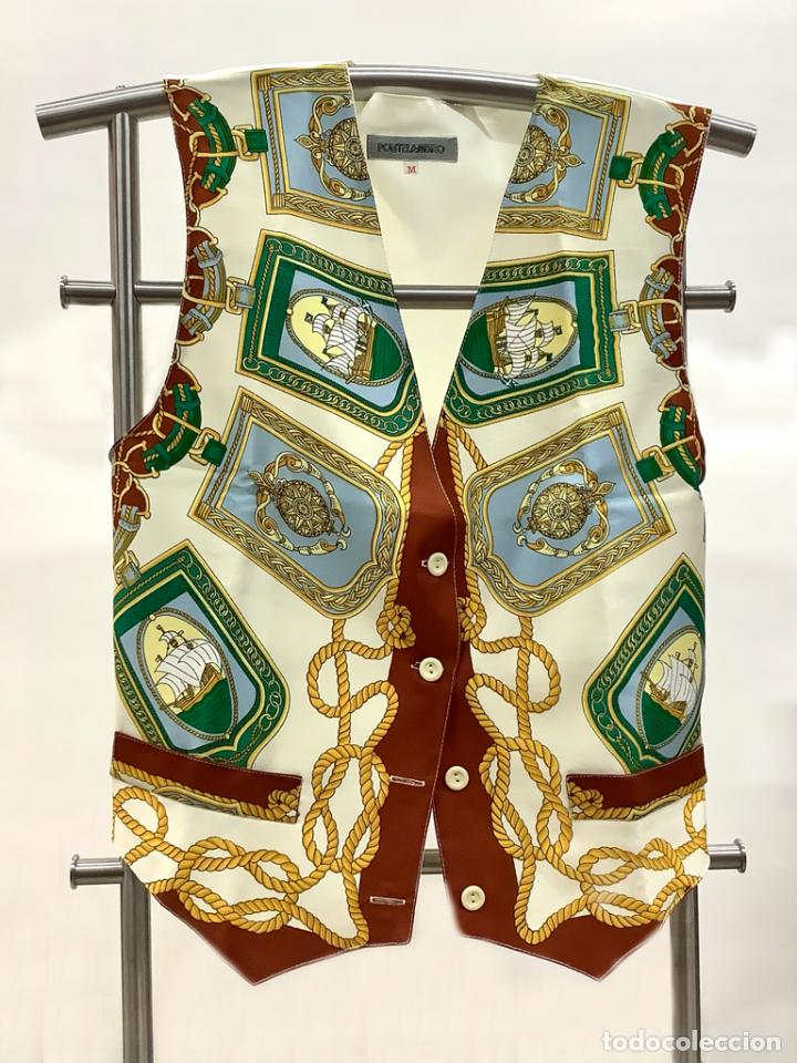 Vintage: CHALECO ESTAMPADO ITALIANO. SIN ESTRENAR. - Foto 1