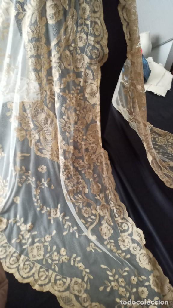 Mantilla española o chal espectacular de encaje antiguo. Símil