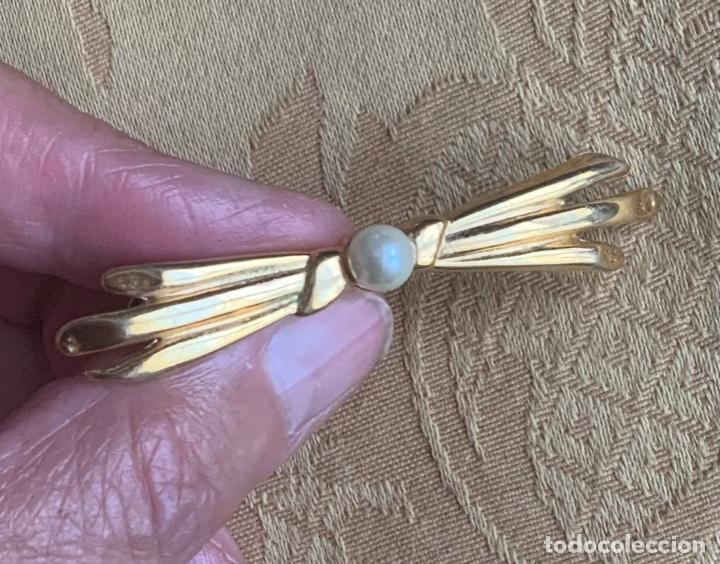 Vintage: BROCHE, ALFILER A&Ntilde;OS 60 CON PERLA - Foto 1