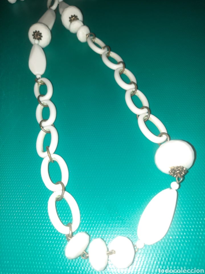 Vintage: LARGO COLLAR VINTAGE CON ABALORIOS EN BLANCO. - Foto 2