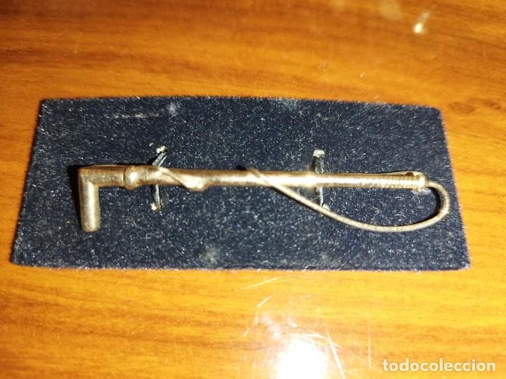 Vintage: Alfiler corbata caballero dorado - Foto 3